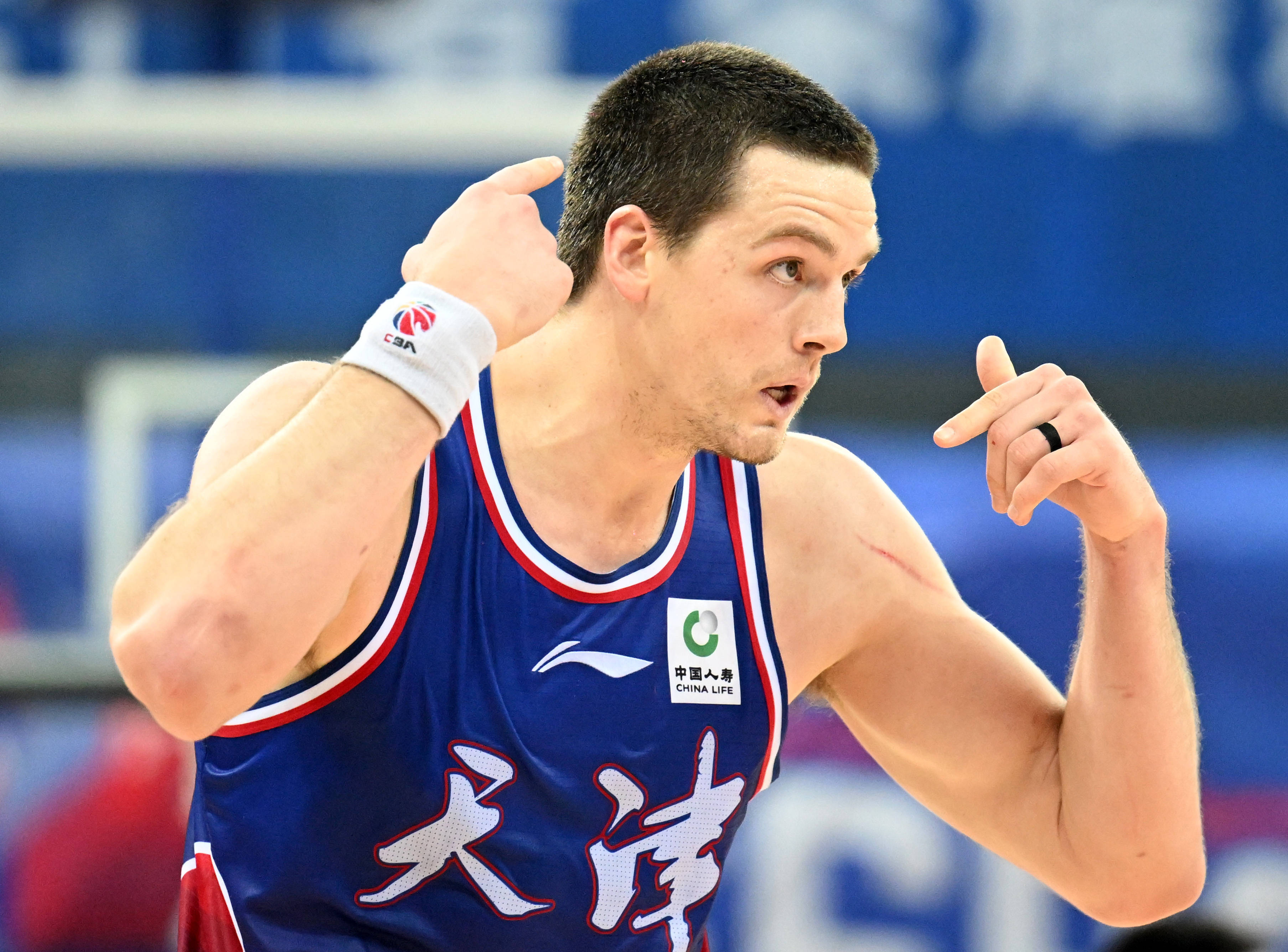 爱游戏官方入口-浙江队国际比赛日再遭质疑，志在CBA常规赛名次提升，更衣室稳定，医务组通报恢复的简单介绍