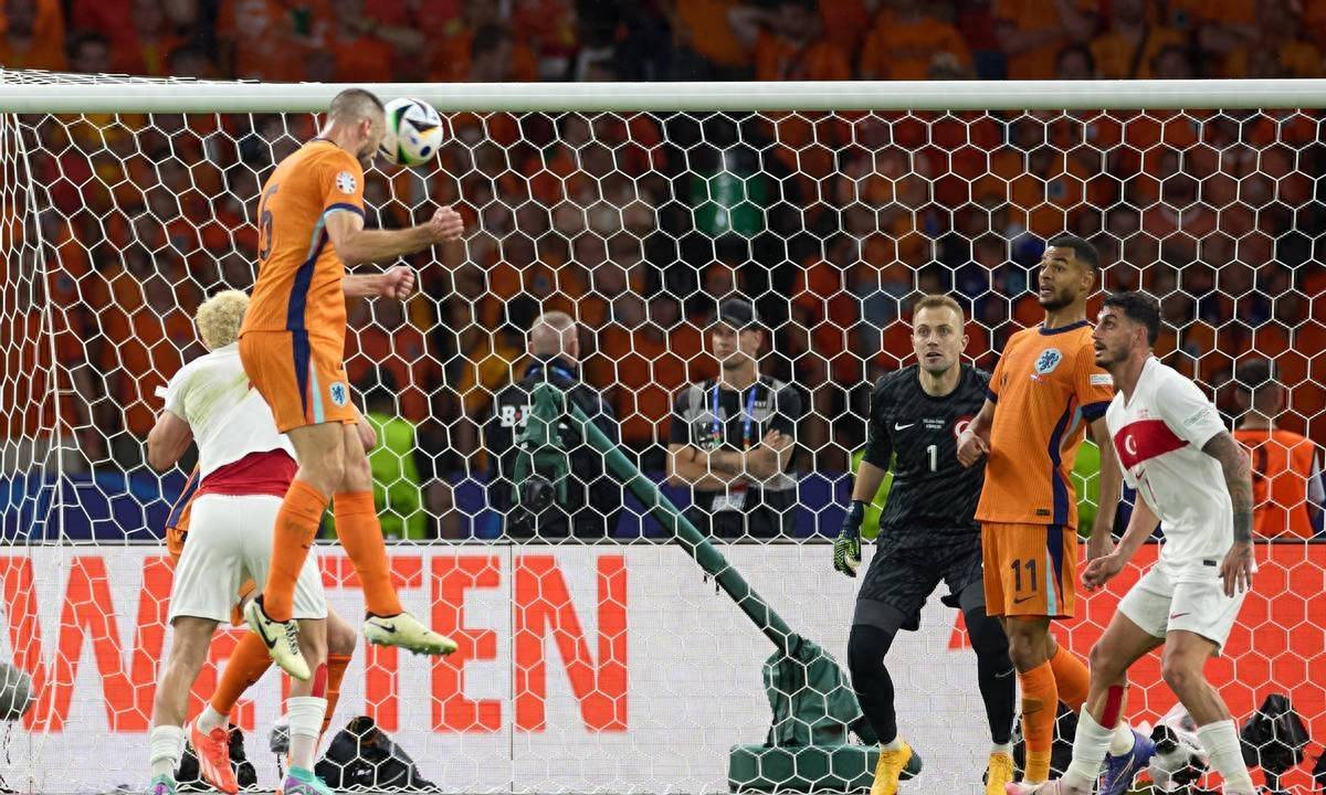 关于关键时刻社区盾焦点战；布莱顿防线松动；底气十足；球探报告显示潜力的信息