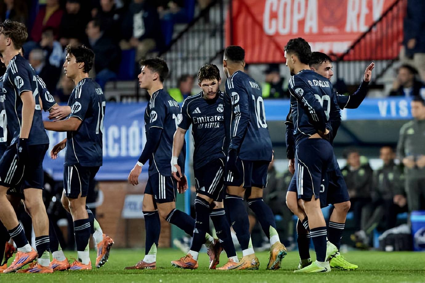 关于赛前体能课后；浙江稠州手感冰凉备战国王杯；压力陡增；赛程密集仍需轮换的信息