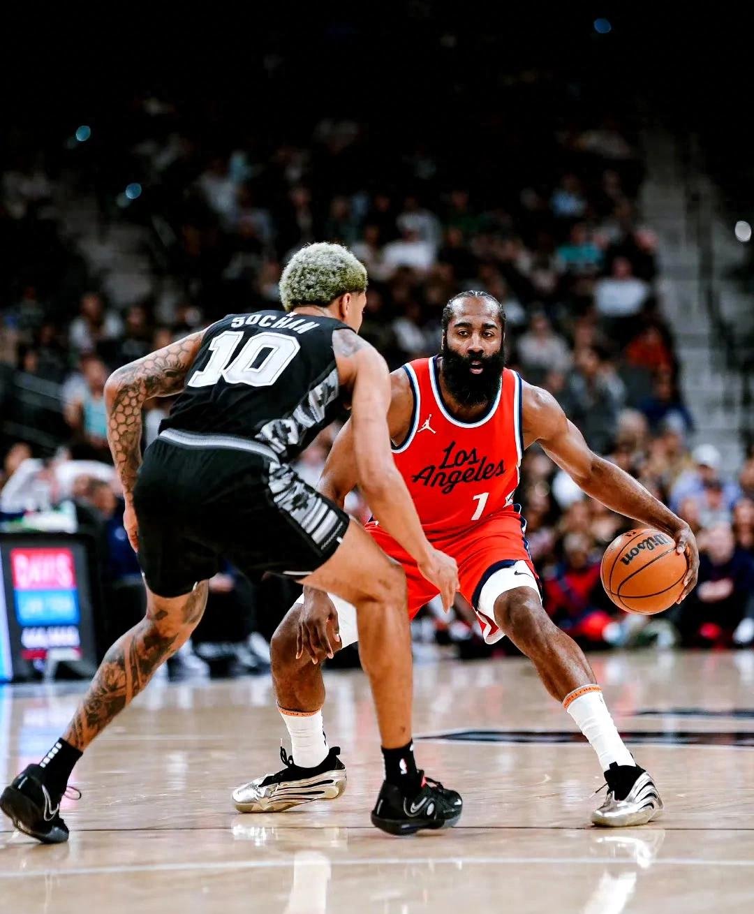 包含哈登在皇家马德里比赛中高光表现C罗与40激战IG分钟,连对手都承认:德国队带队取胜的词条 包含哈登在皇家马德里比赛中高光表现C罗与40激战IG分钟,连对手都承认:德国队带队取胜的词条